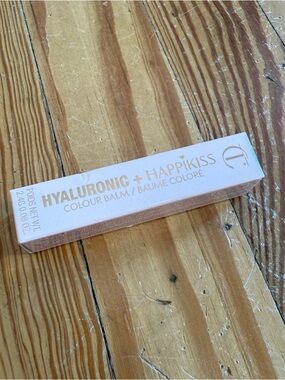 Charlotte Tilbury Hyaluronic Lip Balm in Shade Romance Kiss